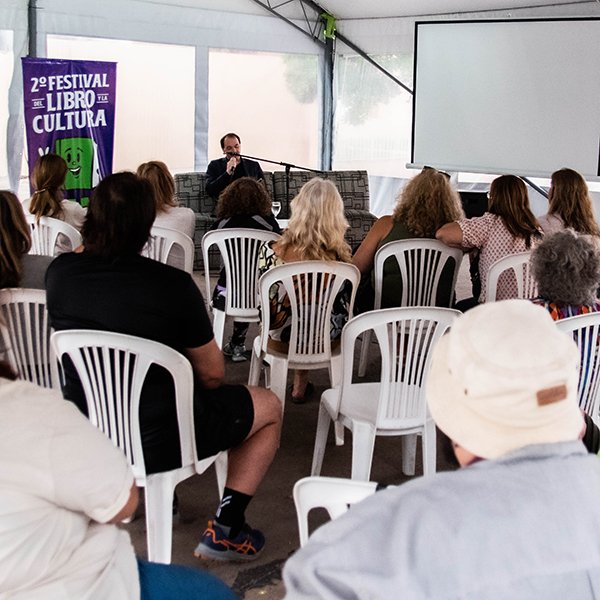 Encuentro con escritores y cuentacuentos Encuentro con escritores y cuentacuentos